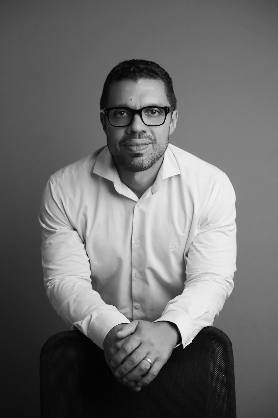 Dr. Vinicius Leal